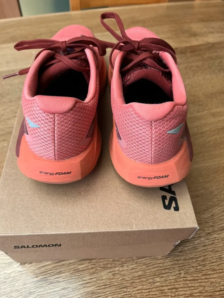 Used Salomon Trailrunning Shoes bike — image 3 of 5