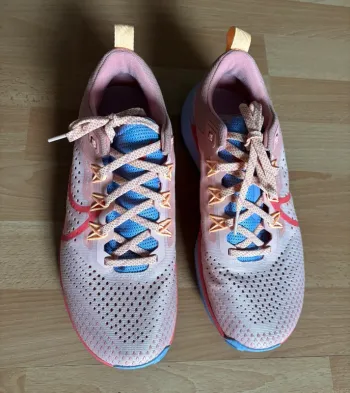 Used Pegasus Trail 4 Running Shoes