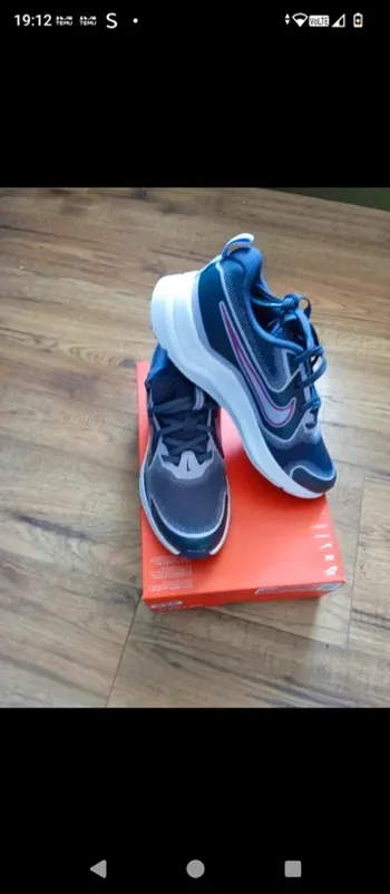 Tweedehands Nike sneakers bike — afbeelding 2 van 5