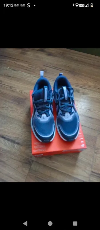 Used Nike sneakers Running Shoes