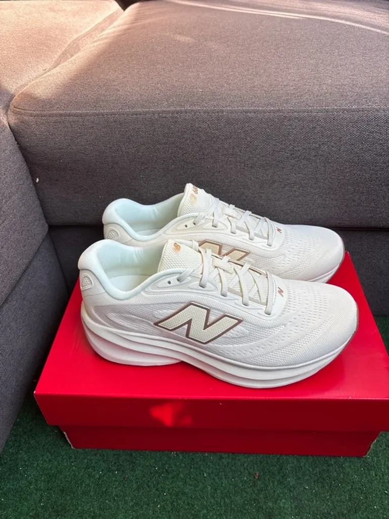 Gebrauchtes New Balance Fresh Foam 680 V9 bike — Bild 2 von 10