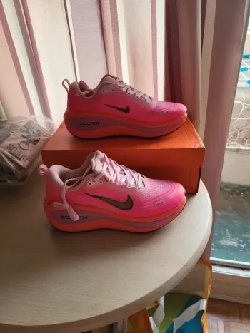 Gebrauchtes Nike Vomero Plus Running Shoes