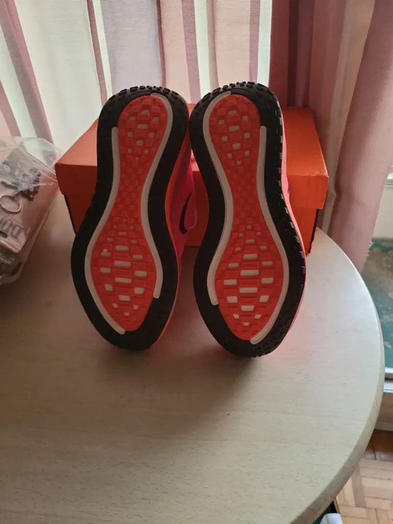 Used Nike Vomero Plus bike — image 3 of 5