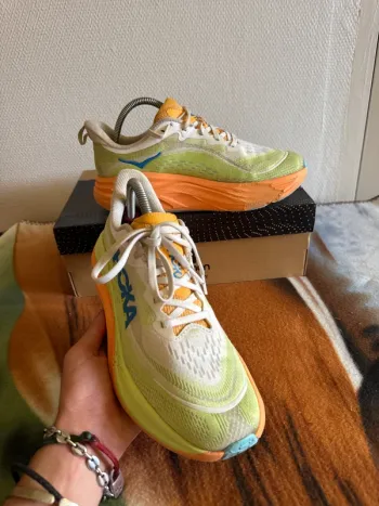 Used Hoka Shoes bike — image 4 of 9