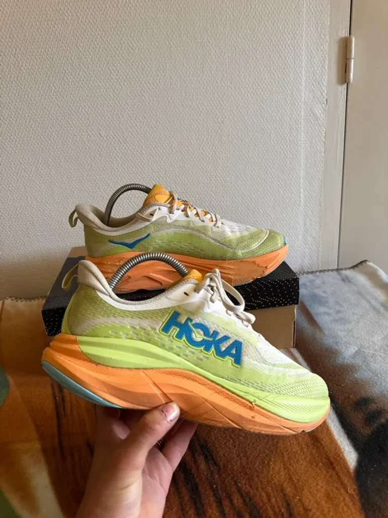 Used Hoka Shoes bike — image 3 of 9
