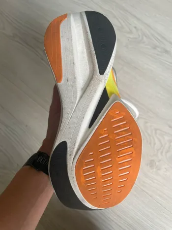 Used Saucony Endorphin Elite bike — image 4 of 5