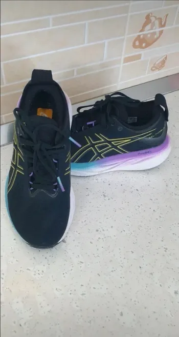 Used Asics Gel Nimbus 25 bike — image 2 of 10