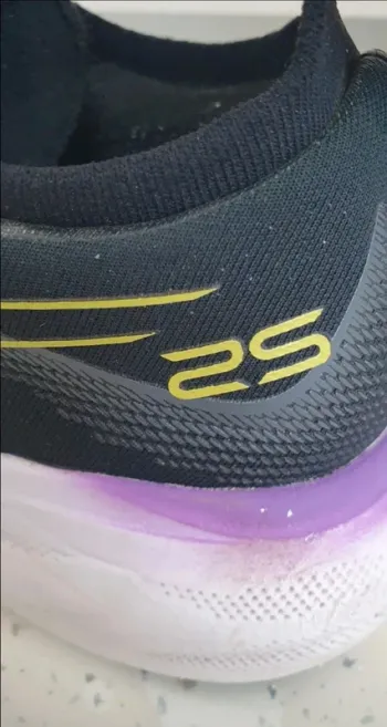 Used Asics Gel Nimbus 25 bike — image 8 of 10