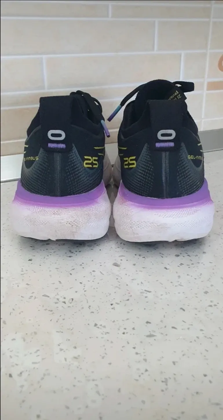 Used Asics Gel Nimbus 25 bike — image 4 of 10