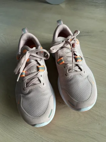 Tweedehands Nike Miler React bike — afbeelding 2 van 2