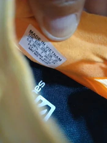 Used Salomon Running Shoes bike — image 6 of 8