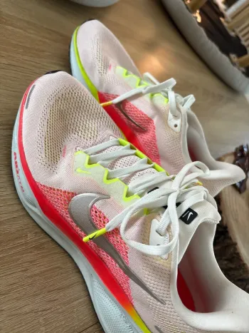 Used Nike Air Zoom Running Shoes