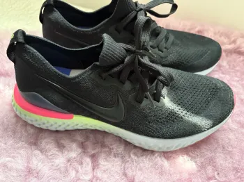 Käytetty Nike Epic React Flyknit 2 Running Shoes