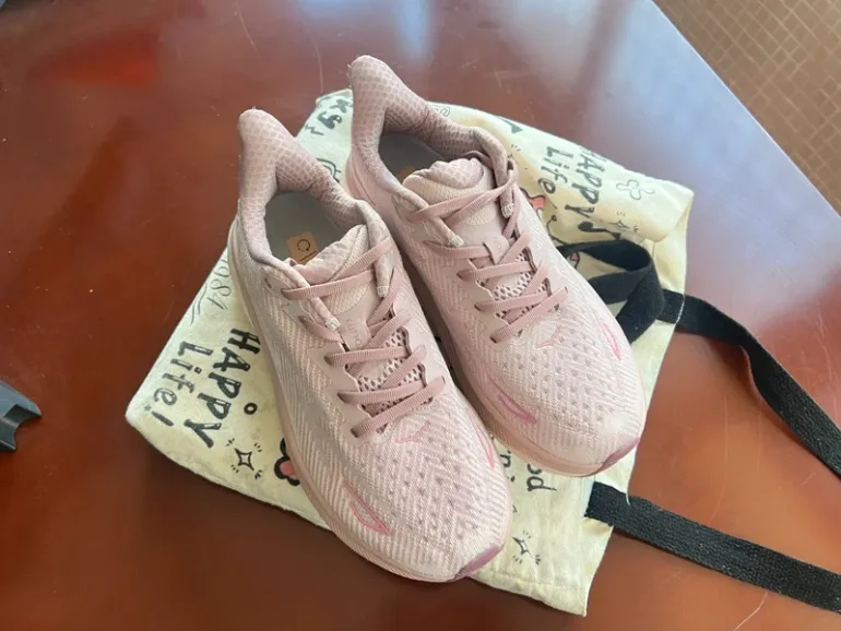 Used Rose Chaussure Hoka bike — image 2 of 4