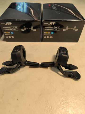 Gebrauchtes Shimano Deore XT SW-M8050 2/3x11 Speed Shift Set Drivetrain & Pedals