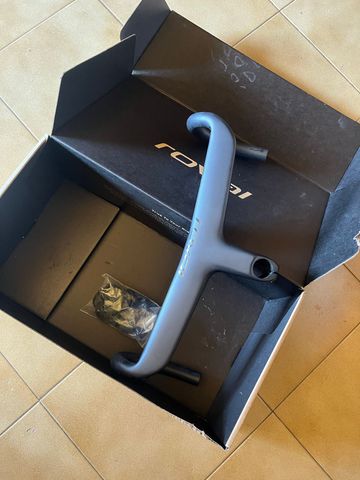 Used Roval Rapide Handlebar 2026 bike — image 2 of 2