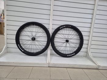 Giant, AM 30