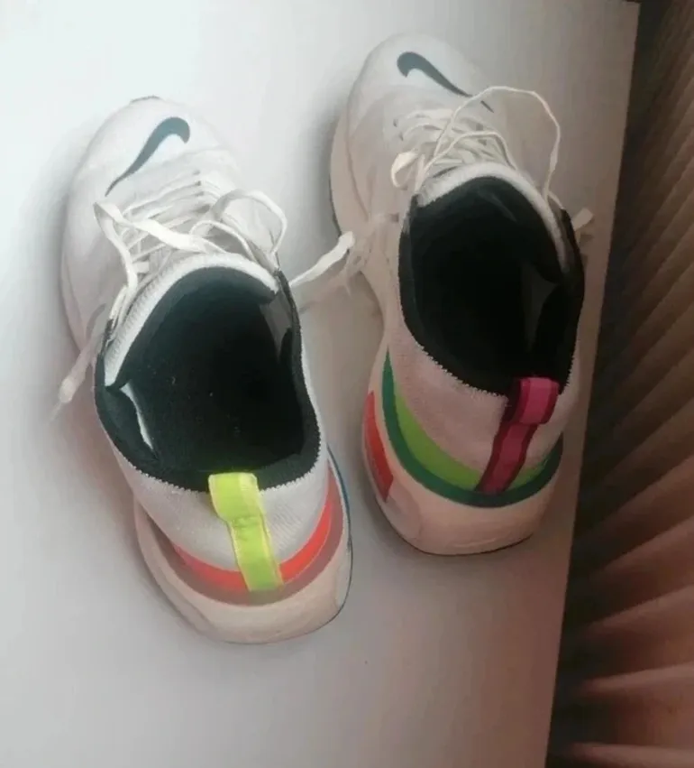 Used Nike ZoomX Invincible Run 3 bike — image 3 of 10