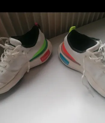 Used Nike ZoomX Invincible Run 3 bike — image 5 of 10
