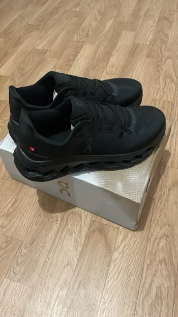 Tweedehands Premium Cloudsurfer Running Shoes