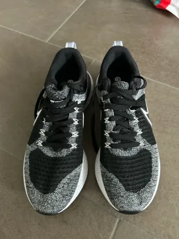 Used Nike React Infinity Flyknit bike — image 4 of 6
