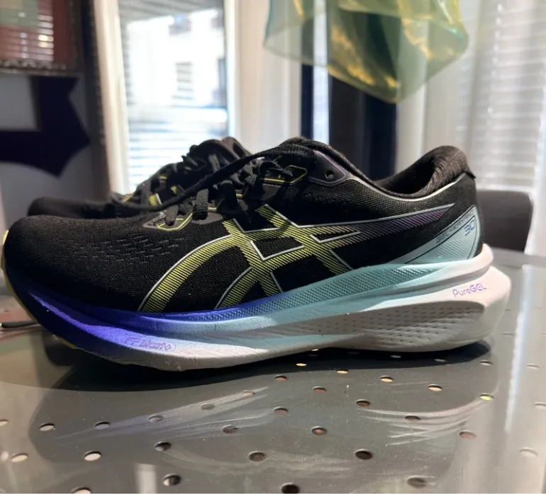 Tweedehands Asics Gel Kayano 30 bike — afbeelding 2 van 7