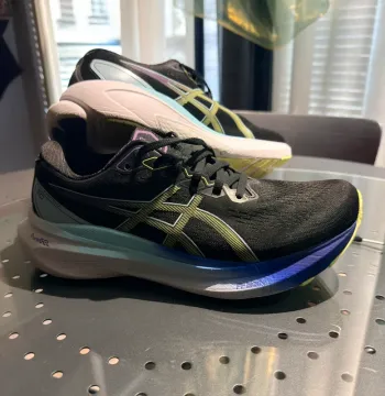 Used Asics Gel Kayano 30 Running Shoes