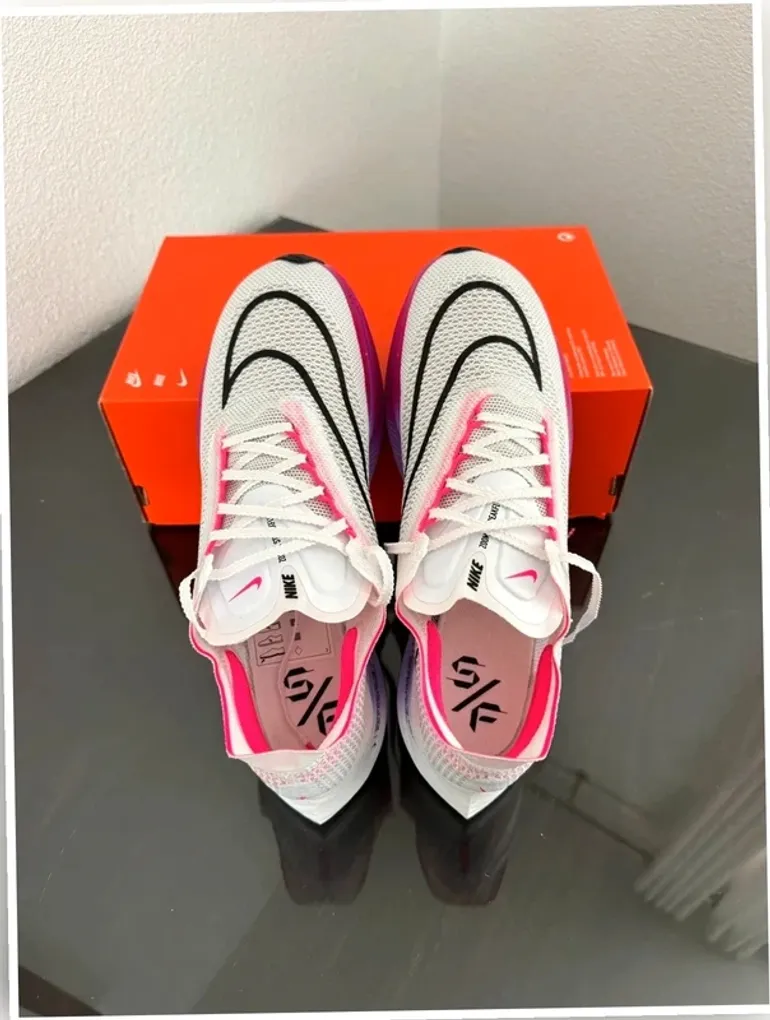 Used White Nike ZoomX Streakfly bike — image 7 of 10