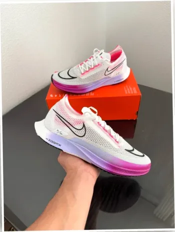 White Nike ZoomX Streakfly Running Shoes de segunda mano
