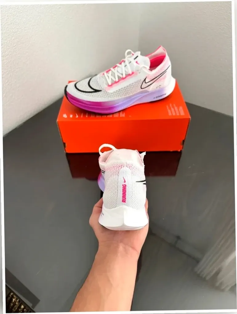 Used White Nike ZoomX Streakfly bike — image 5 of 10
