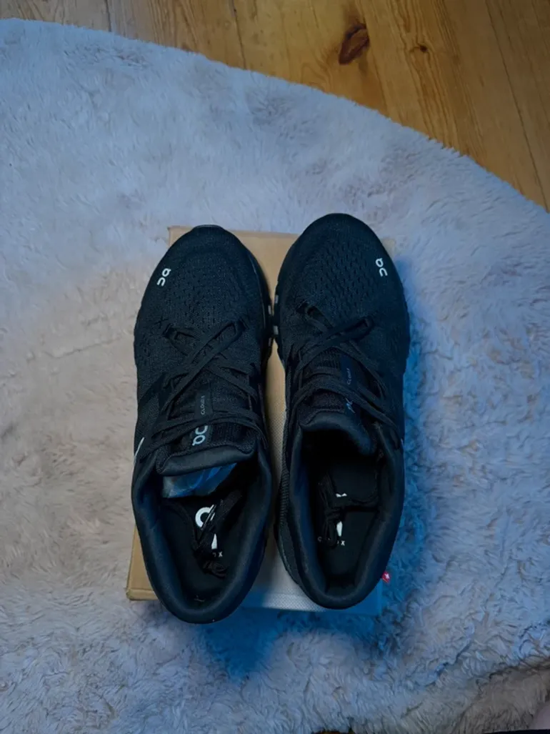 On Running Cloud X 4 bike d'occasion — image 3 sur 7