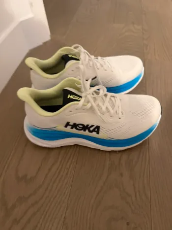 Used Hoka Clifton 11 Running Shoes
