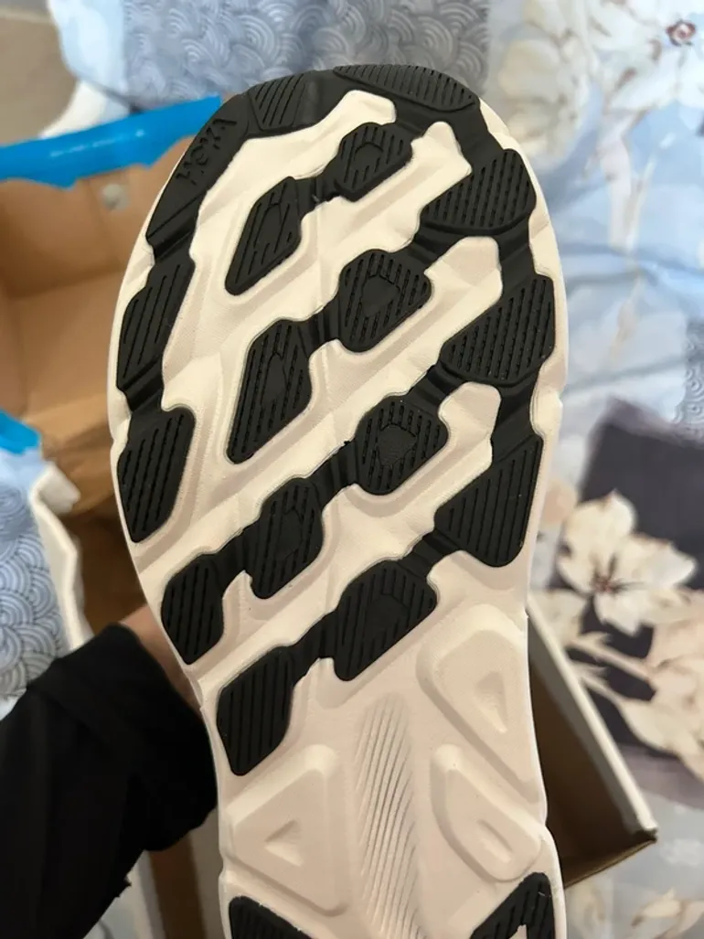 Used Hoka Running Shoes bike — image 4 of 4
