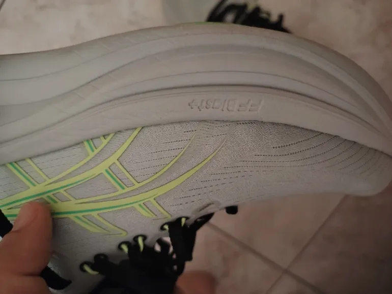 Używany Asics Nimbus 28 bike — zdjęcie 6 z 8
