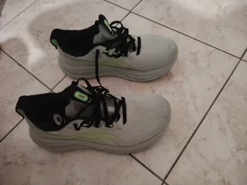 Używany Asics Nimbus 28 Running Shoes