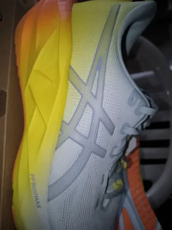 Used Asics NovaBlast 5 bike — image 5 of 6