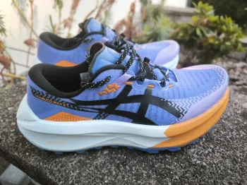 Used Asics Trabuco Max 5 Running Shoes