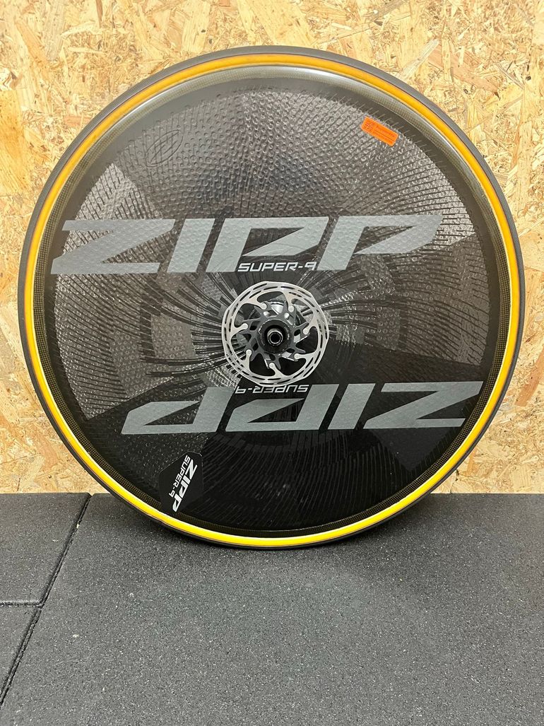 Brugt Zipp Super-9 Disc Wheel 2022 bike — billede 2 af 5