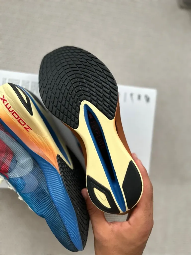 Used Nike ZoomX Vaporfly Next% 4 bike — image 4 of 7