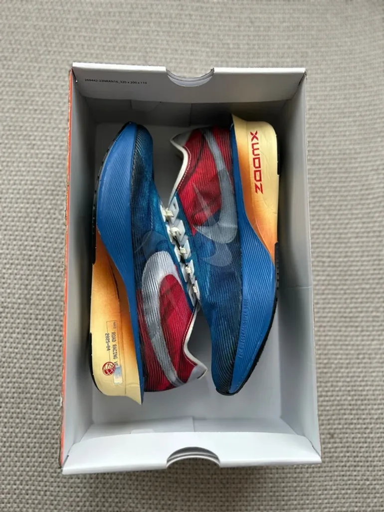 Used Nike ZoomX Vaporfly Next% 4 bike — image 6 of 7