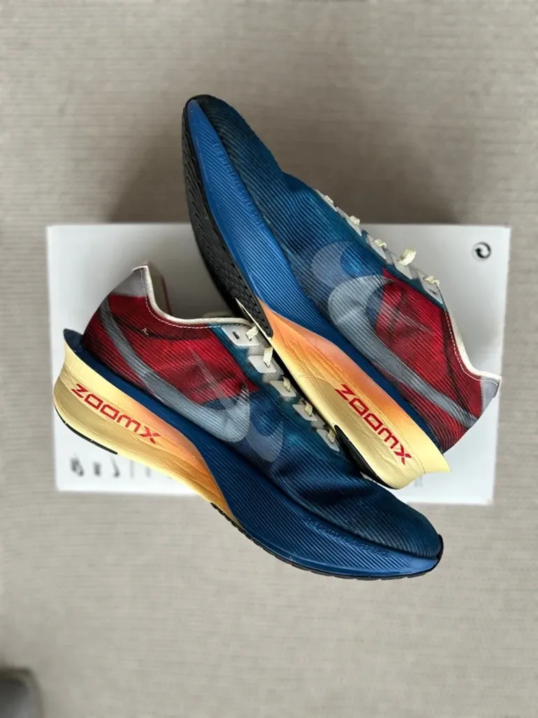 Used Nike ZoomX Vaporfly Next% 4 bike — image 3 of 7