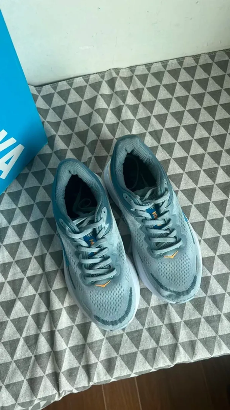 Tweedehands Hoka Shoes Size 42 bike — afbeelding 3 van 6