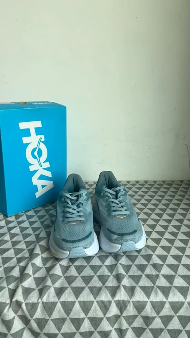 Tweedehands Hoka Shoes Size 42 bike — afbeelding 2 van 6