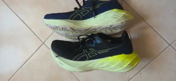 Tweedehands Asics Novablast 3 bike — afbeelding 4 van 6
