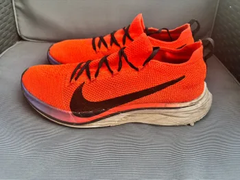 Nike Zoom Vaporfly 4% Running Shoes usato