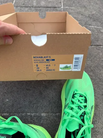 Tweedehands Asics Novablast 5 bike — afbeelding 6 van 6