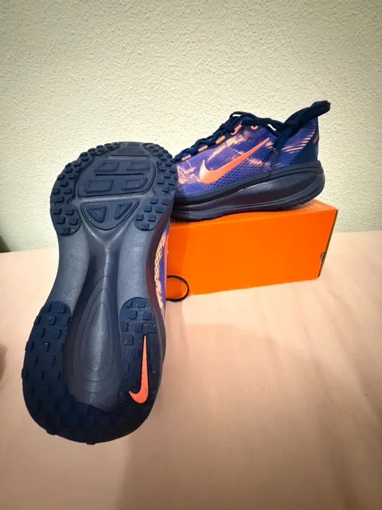 Použité Nike Vomero 18 bike — obrázek 3 z 6
