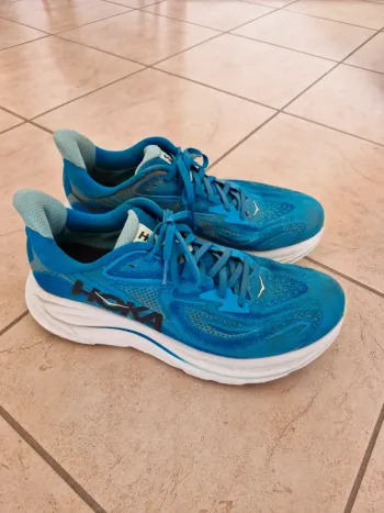 Hoka Clifton 10 Running Shoes usato