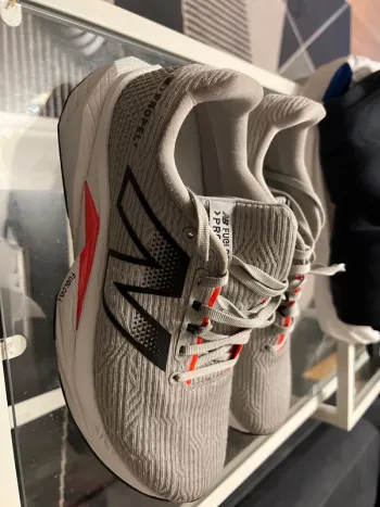 Gebrauchtes New Balance Fuelcell Propell bike — Bild 2 von 6