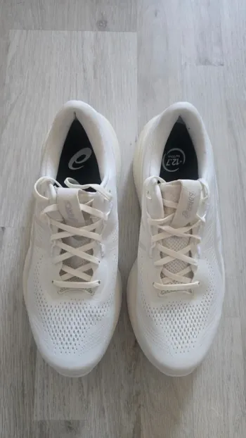 Używany Asics Gel-Cumulus 28 Running Shoes